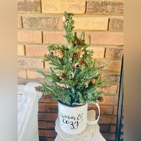 *Warm & Cozy Enamel Pot - Picture 7 of 11